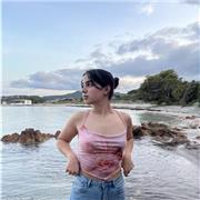 Ti serve una mano in matematica, inglese o nello svolgere i compiti? Posso aiutarti io, una studentessa universitaria di economia!